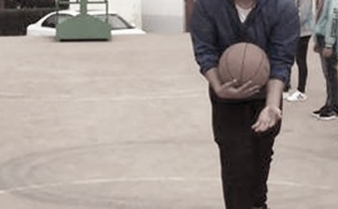 �w���̎����M���E
